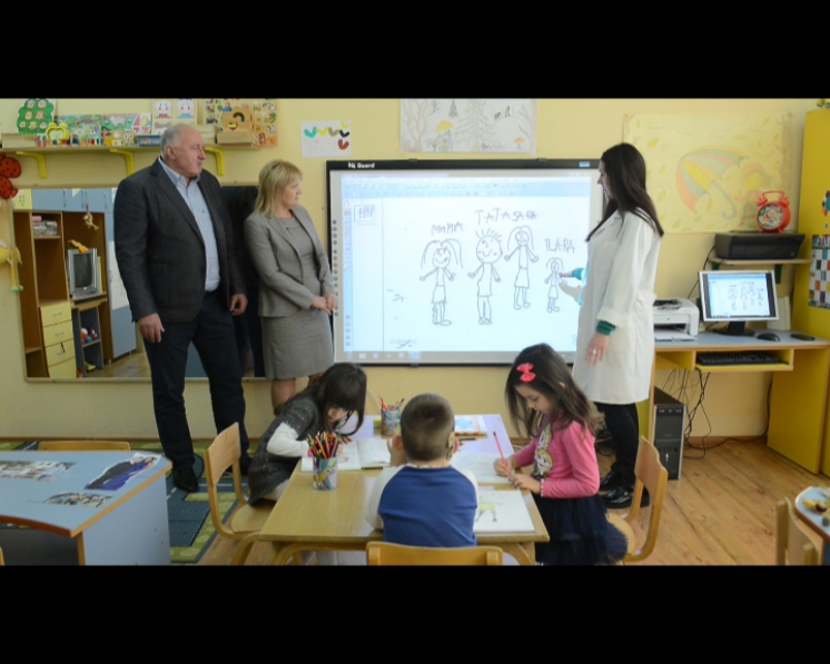 SA INTERAKTIVNOM TABLOM KORAK NAPRIJED