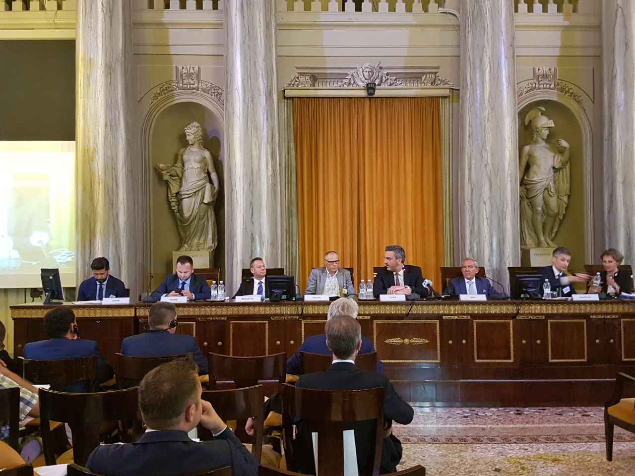 VESNA BRACANOVIĆ PREDSJEDNICA ODBORA DIREKTORA CRNOGORSKOG ELEKTROPRENOSNOG SISTEMA UČESTVOVALA NA BIZNIS FORUMU U OKVIRU SAMITA ZEMALJA  ZAPADNOG BALKANA ODRŽANOM U TRSTU