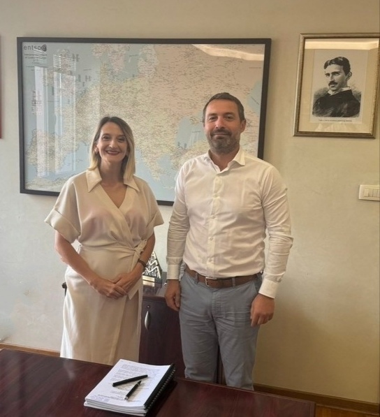 POTPISAN UGOVOR O PRIKLJUČENJU SOLARNE ELEKTRANE VRAĆENOVIĆI NA PRENOSNU MREŽU