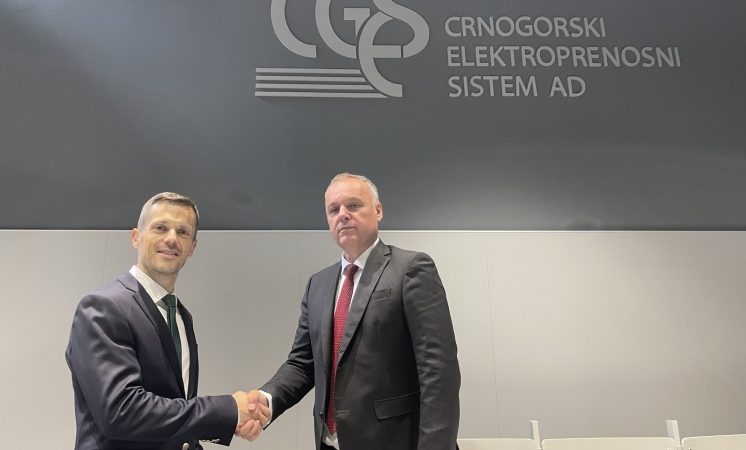 31a4faa1393284941a0a77ff3faf2c17 XL