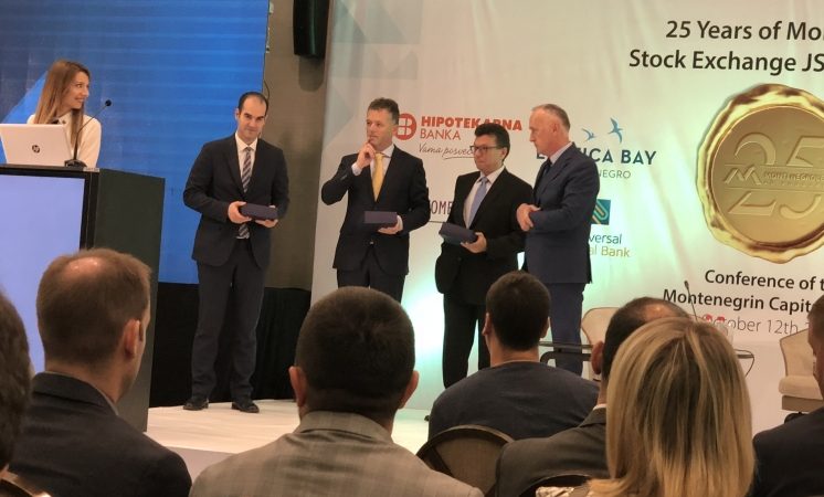 e34f0e1c02fdcca3c7fab2bae7fa299d XL